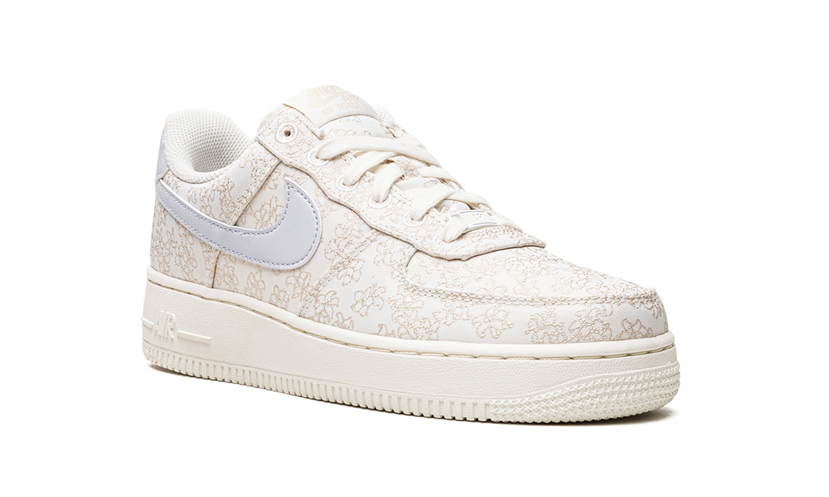 AIR FORCE 1 '07 SE JACQ WMNS "Flower Embroidery" DR6402 900