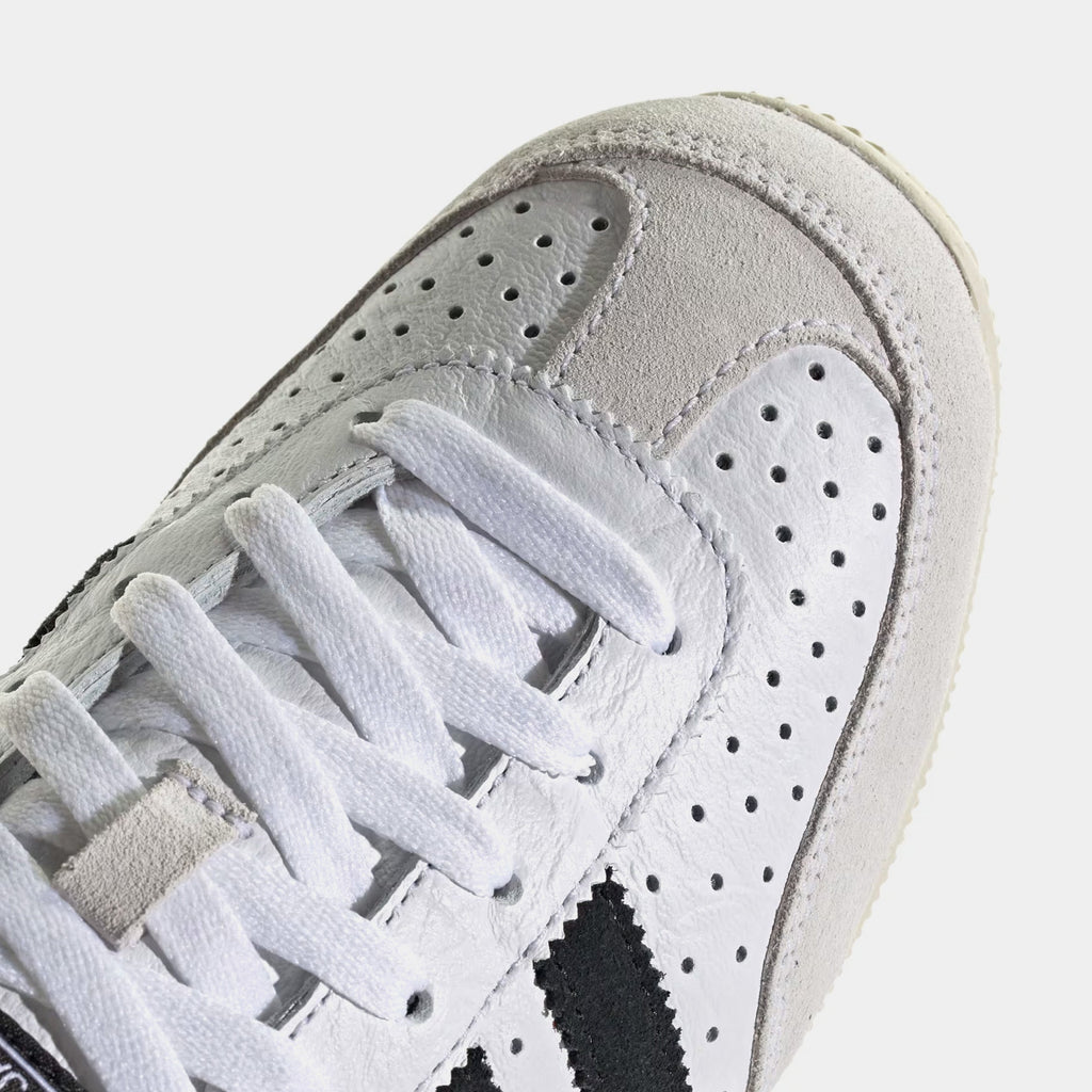 Japan Womens Lifestyle Shoes (Cloud White/Core Black/Gold Metallic)