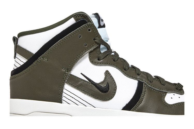Nike Dunk High Up Cargo Khaki