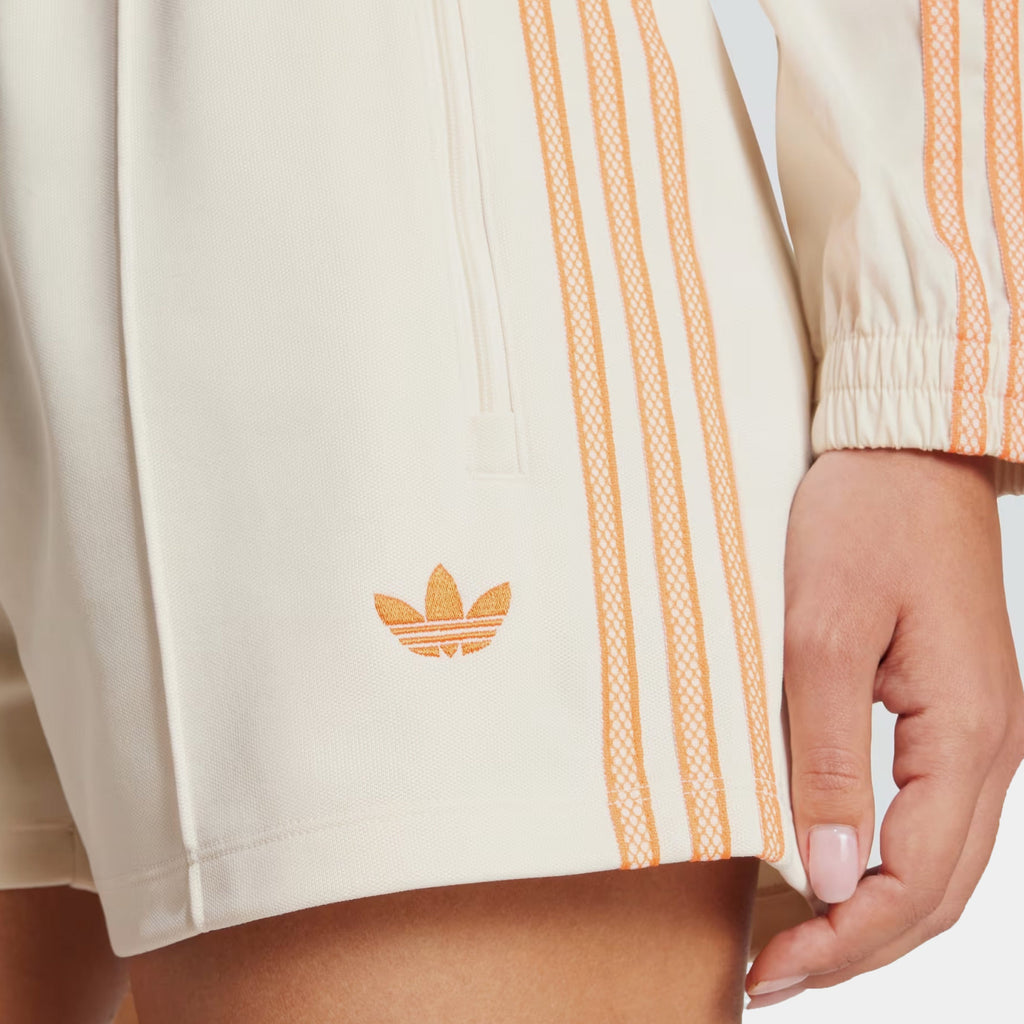 Summer Glow Classic Womens Shorts (Wonder White)