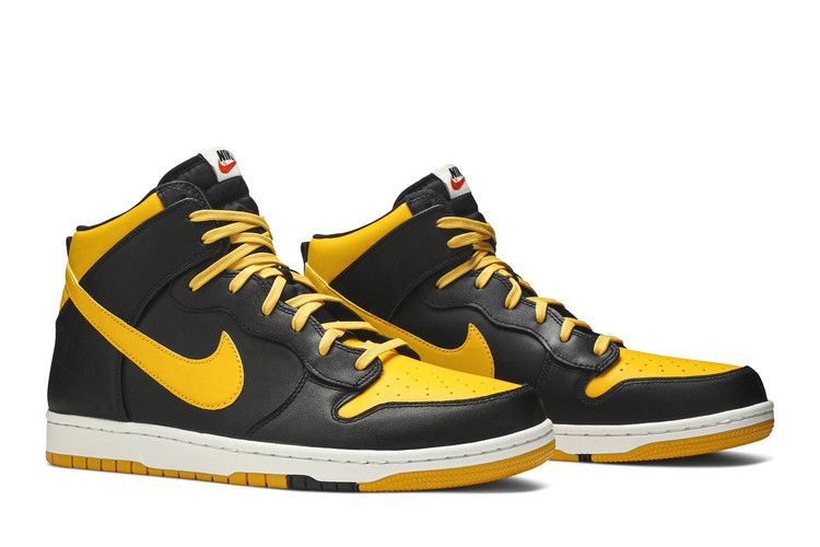 Nike Dunk CMFT — University Gold/White/Black