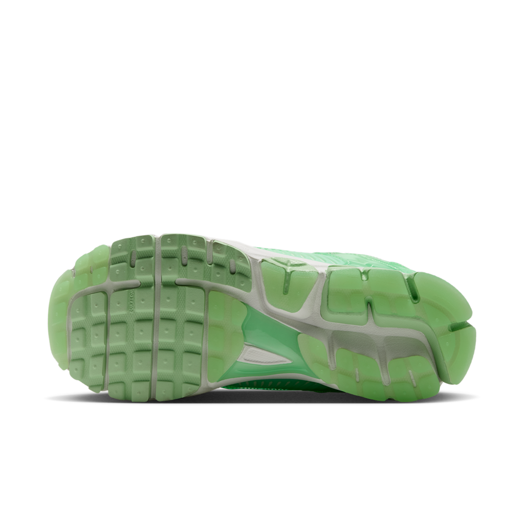 Women's Zoom Vomero 5 Shoes