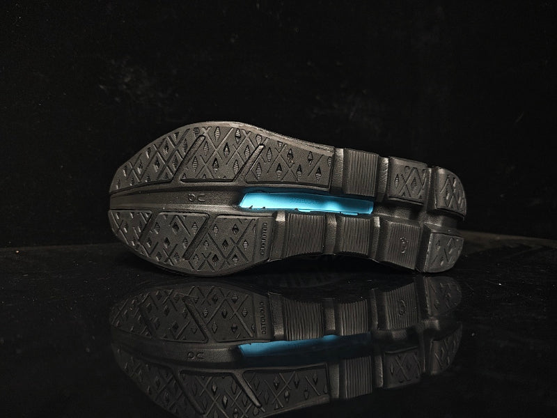 ON Cloudflow 5 Running Shoe