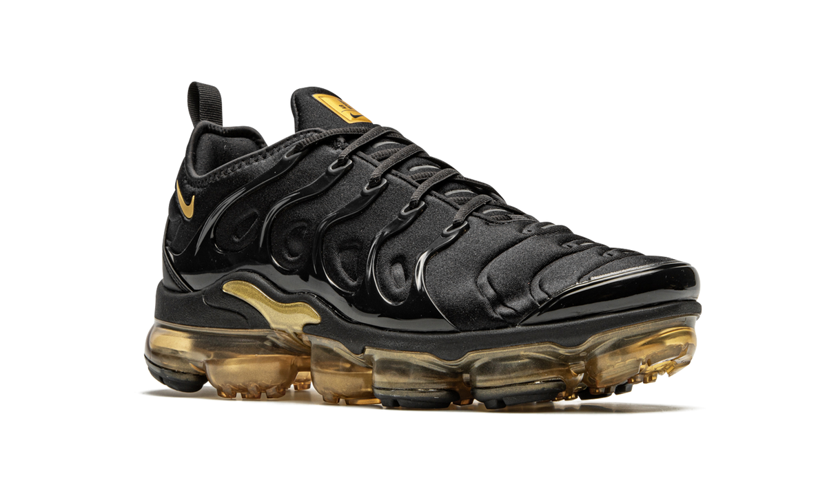 Air VaporMax Plus "Black / Gold" CW7299 001
