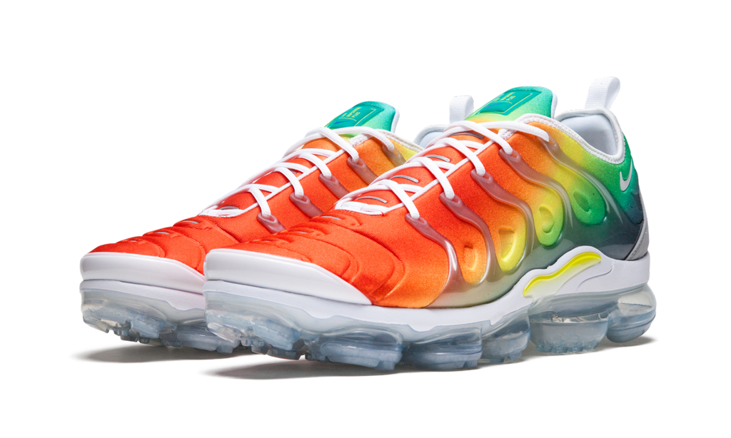 Air Vapormax Plus "Retuned Air" 924453 103