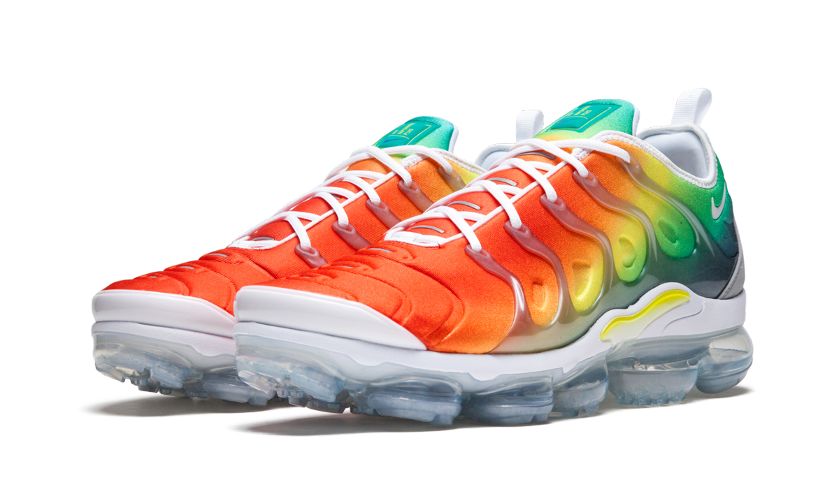 Air Vapormax Plus "Retuned Air" 924453 103