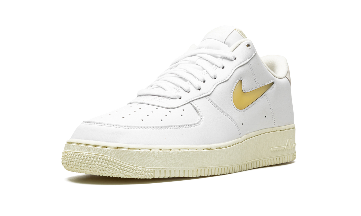 Air Force 1 Low Jewel "White/Pale Vanilla" DC8894 100