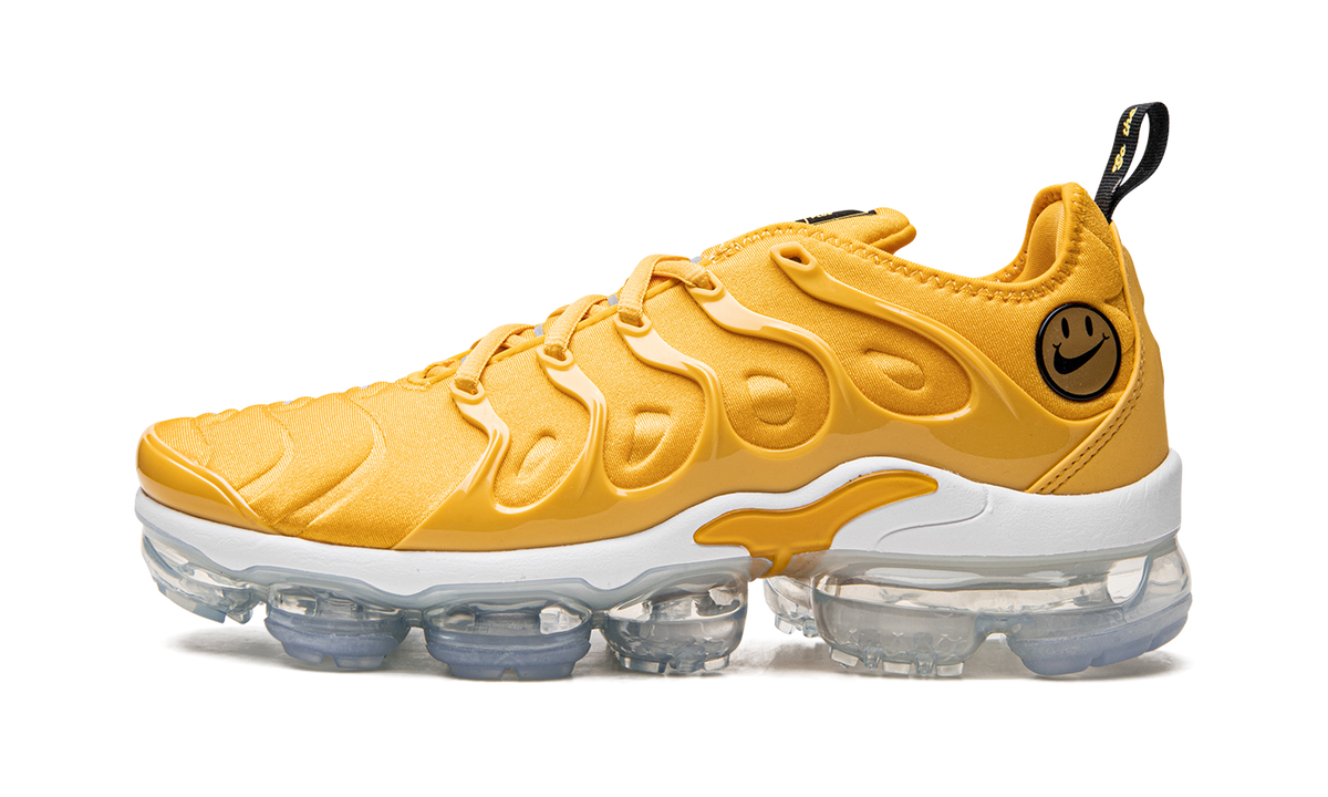 AIR VAPORMAX PLUS OMEN WMNS "Go The Extra Smile" DO5874 700
