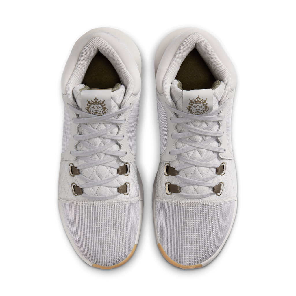Men's LeBron Witness 8 Basketball Shoes
