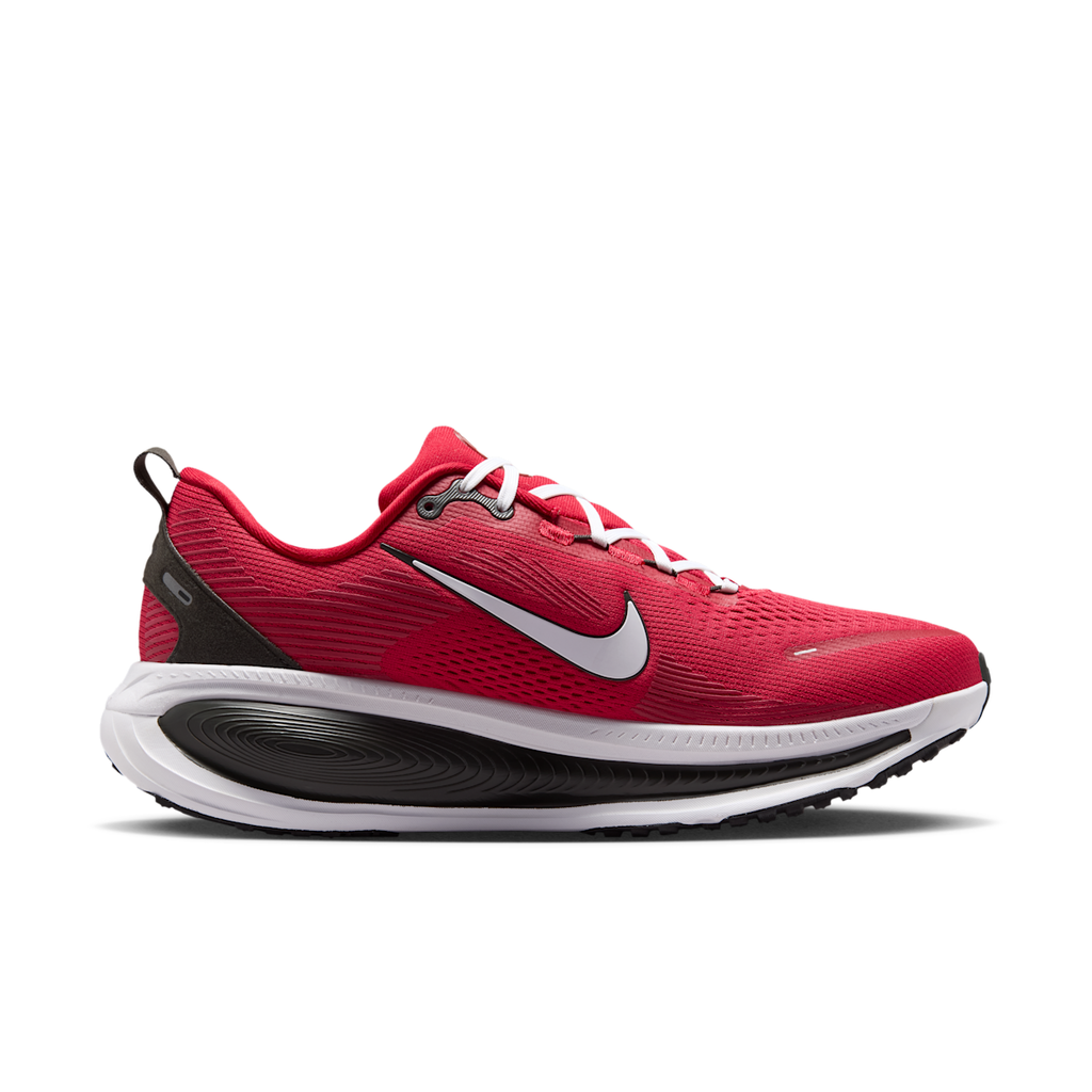 Men's Vomero 18 (Tampa Bay Buccaneers) NFL Road Running Shoes