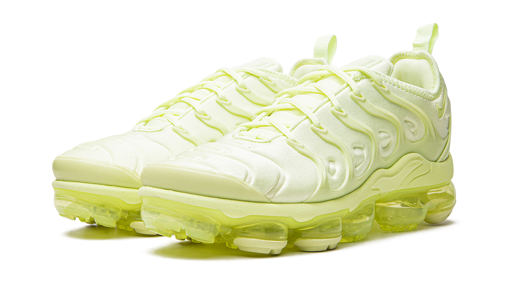 AIR VAPORMAX PLUS WMNS DJ3023 700