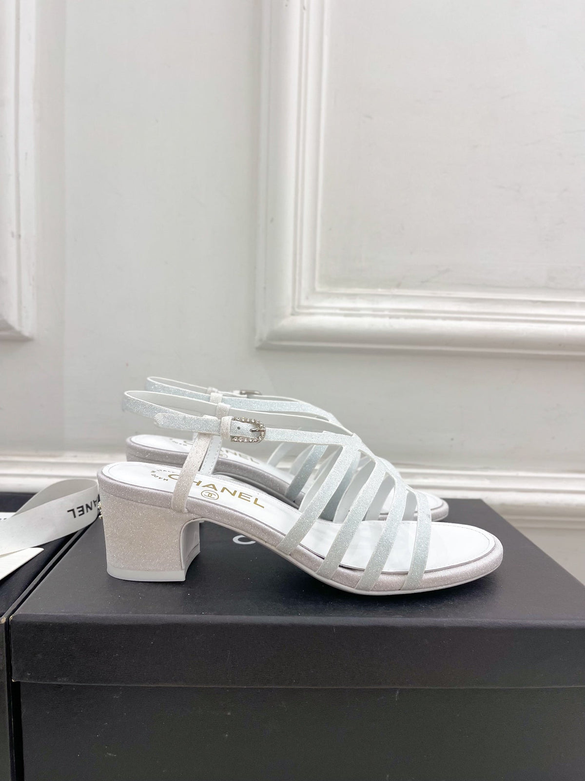 CHANEL WHITE ROMAN 5 CM SANDALS