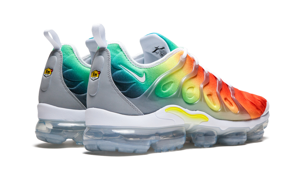 Air Vapormax Plus "Retuned Air" 924453 103
