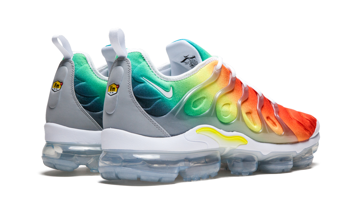 Air Vapormax Plus "Retuned Air" 924453 103