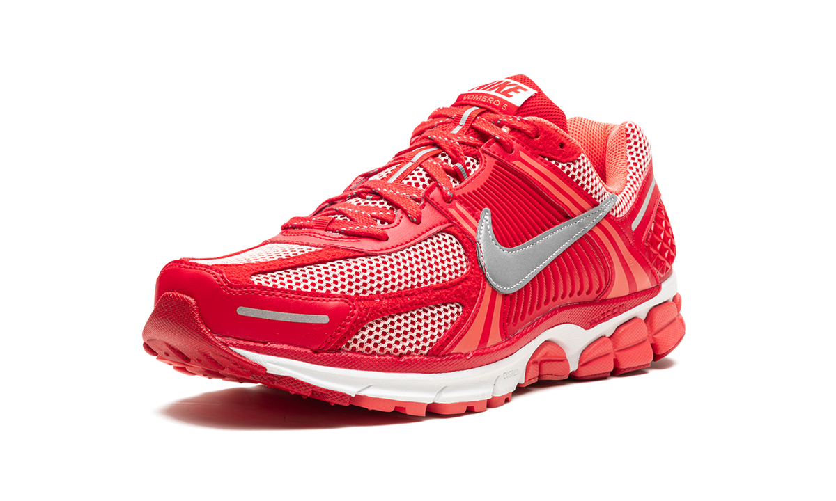 Zoom Vomero 5 PRM "University Red Metallic Silver" FN6833 657