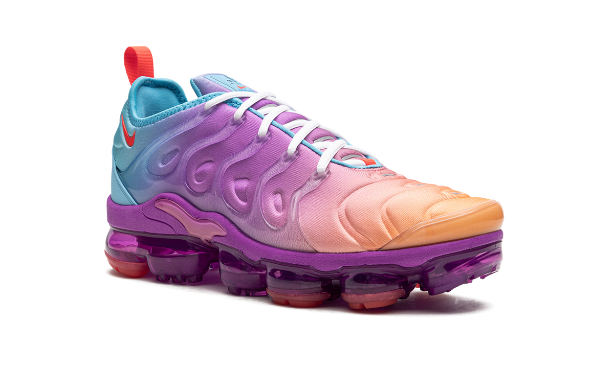 AIR VAPORMAX PLUS WMNS "Multigradient" FD0823 500