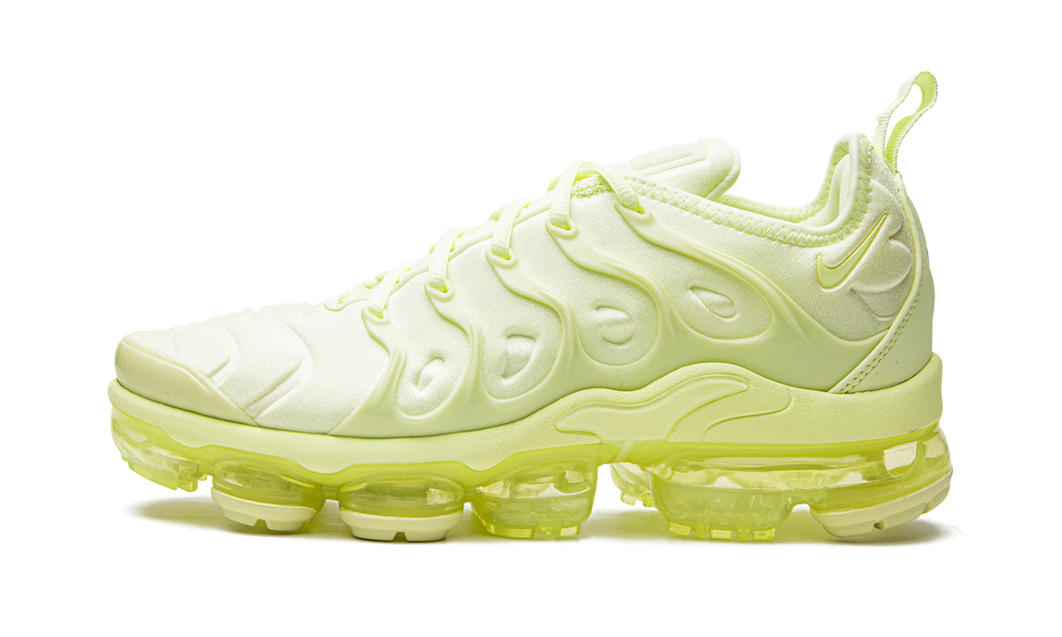 AIR VAPORMAX PLUS WMNS DJ3023 700
