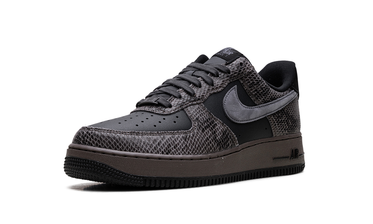 Air Force 1 Low "Off Noir Snakeskin" HF2898 001